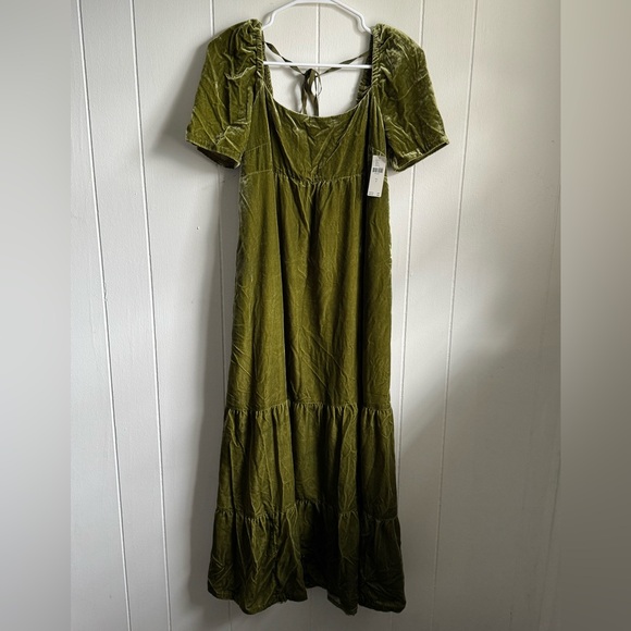 Anthropologie Dresses & Skirts - Anthropologie Velvet Empire Waist Midi Dress